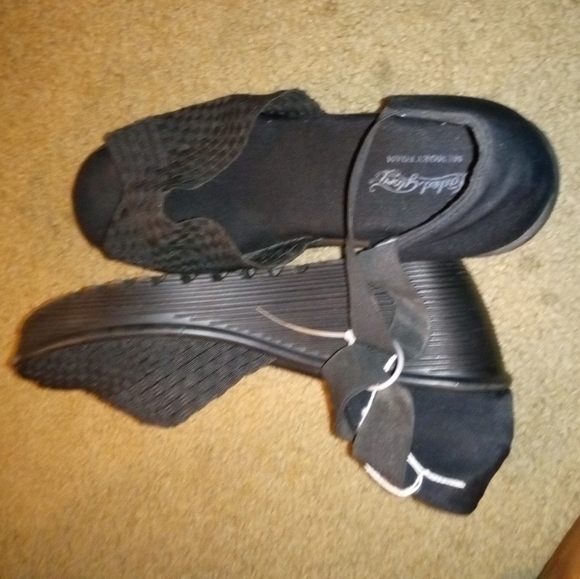 Donated Platforms - Picture 3 of 5